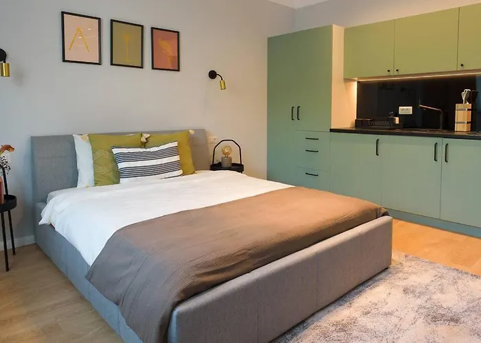 Sunny - Location - View Balcony Bucureşti