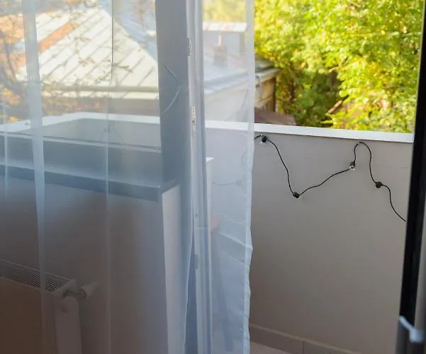 Sunny - Location - View Balcony *