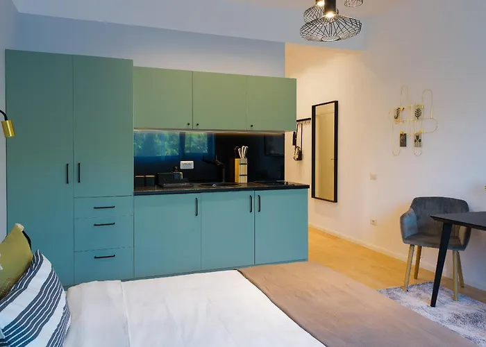 Sunny - Location - View Balcony