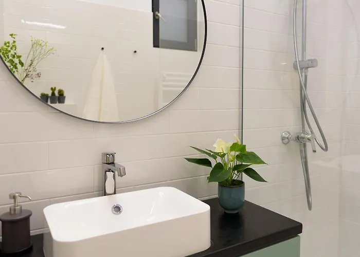 Sunny - Location - View Balcony * Bucureşti