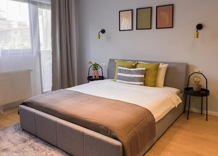 Sunny - Location - View Balcony * Bucureşti